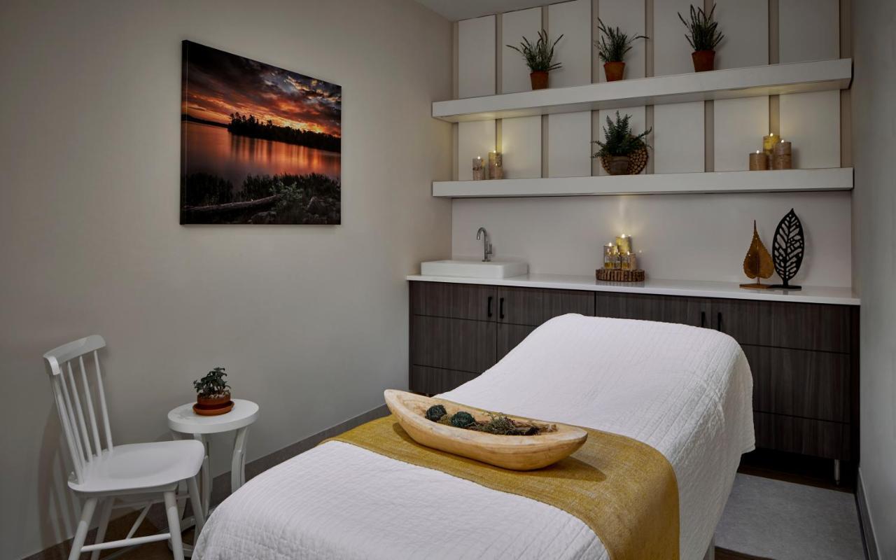 The Hotel Landing Wayzata Ngoại thất bức ảnh